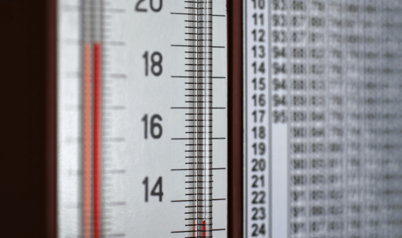 <p style="text-align: left;">Uz pomoć termometra merimo temperaturu vazduha tokom leta / zime (npr. 20&deg;C, -3&deg;C).</p>