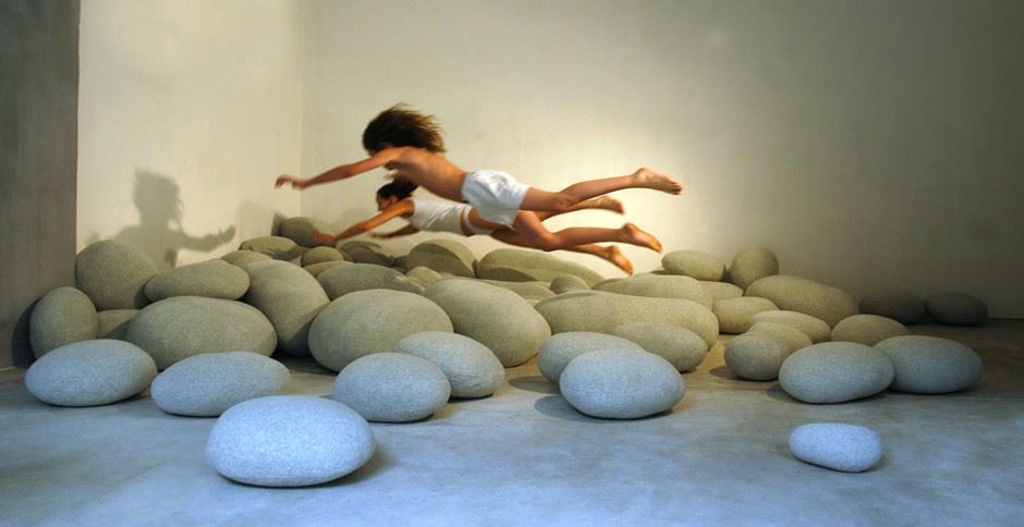 stone-shaped-pillows